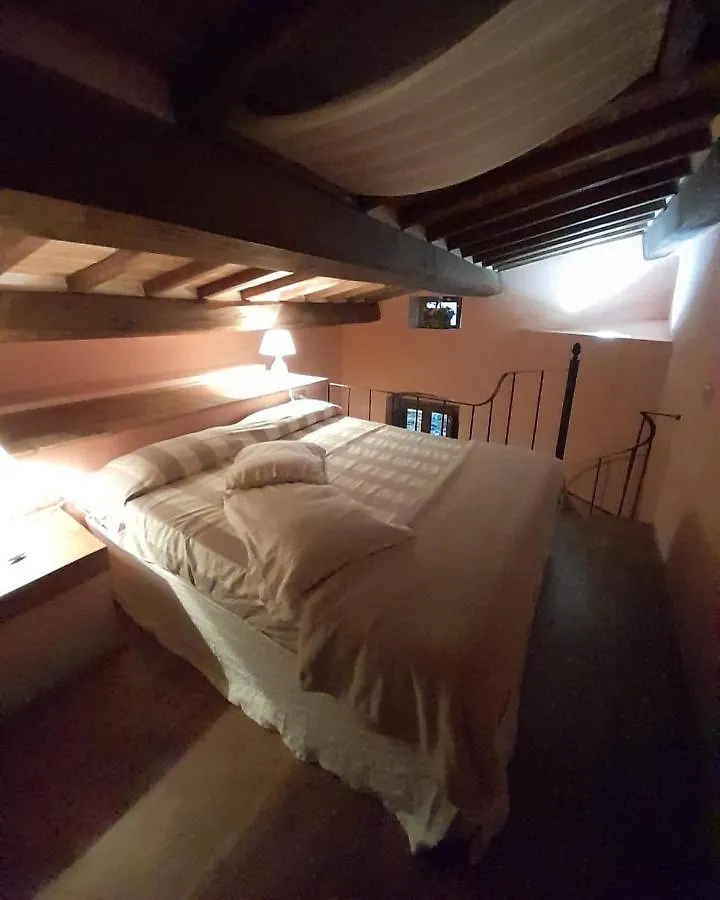 Guelfi6 Poppi Apartment